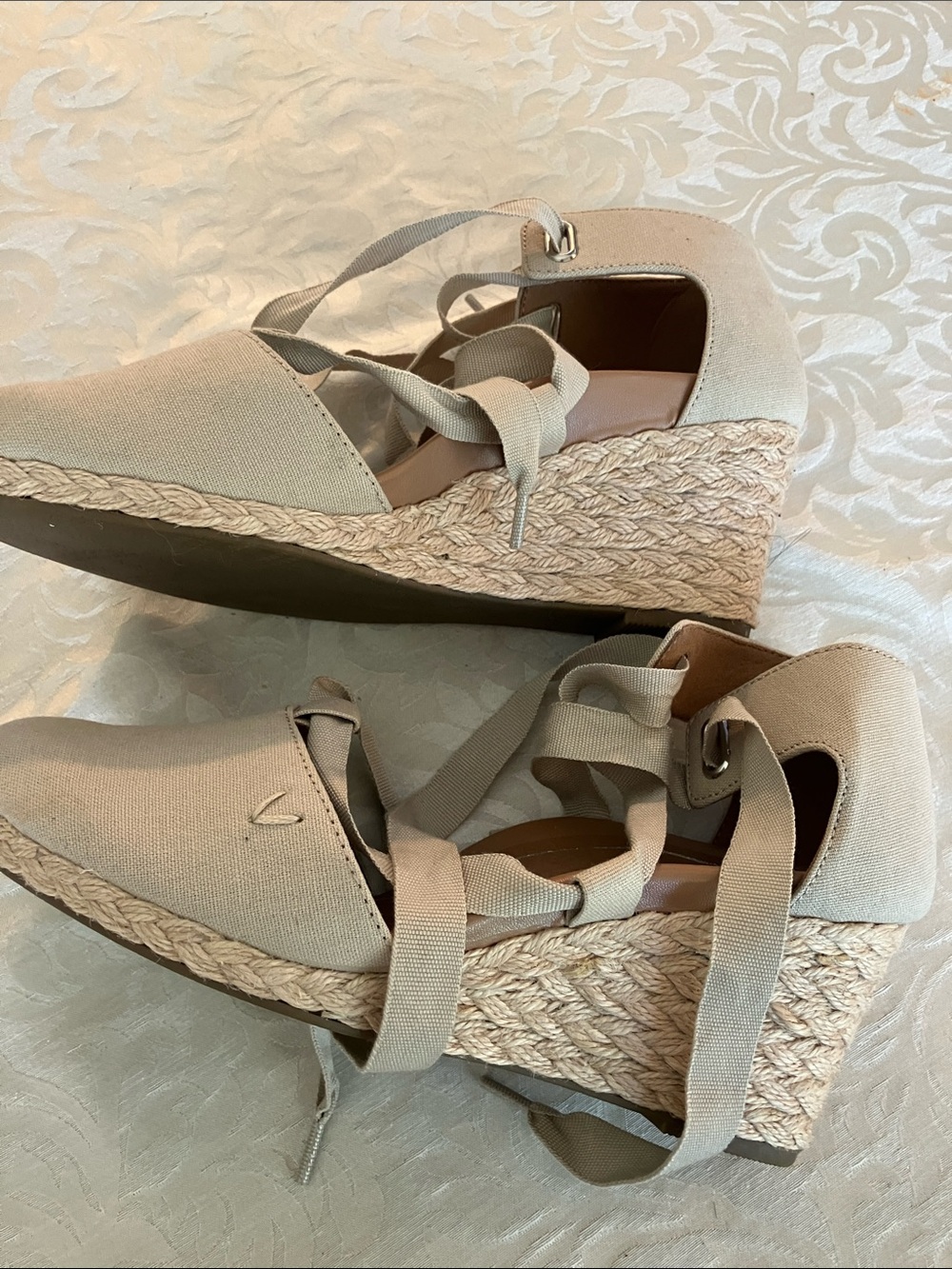 Vionic Cream Canvas Espadrilles rope wedge with Ankle Ties